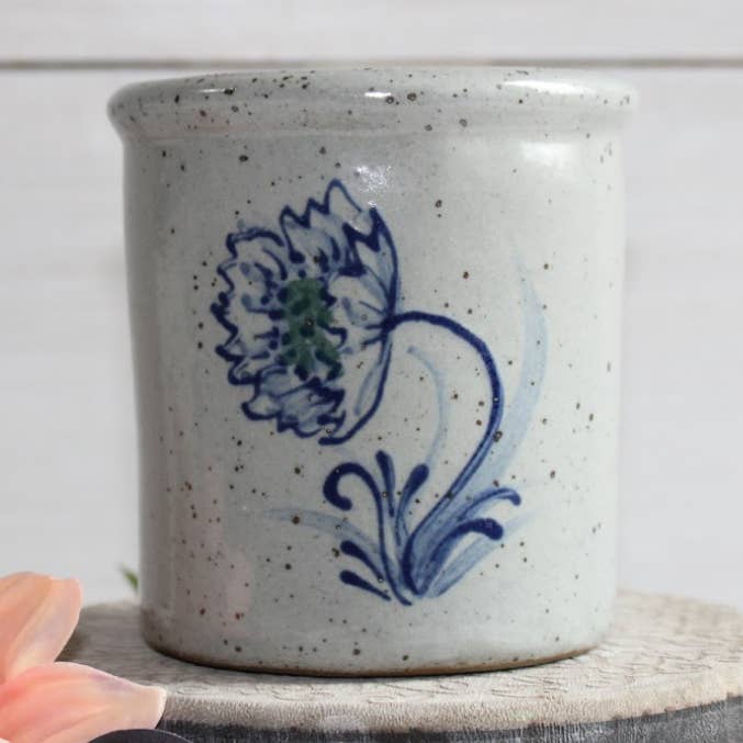 Vela Crock- Dahlia para venta al por mayor de Rowe Pottery