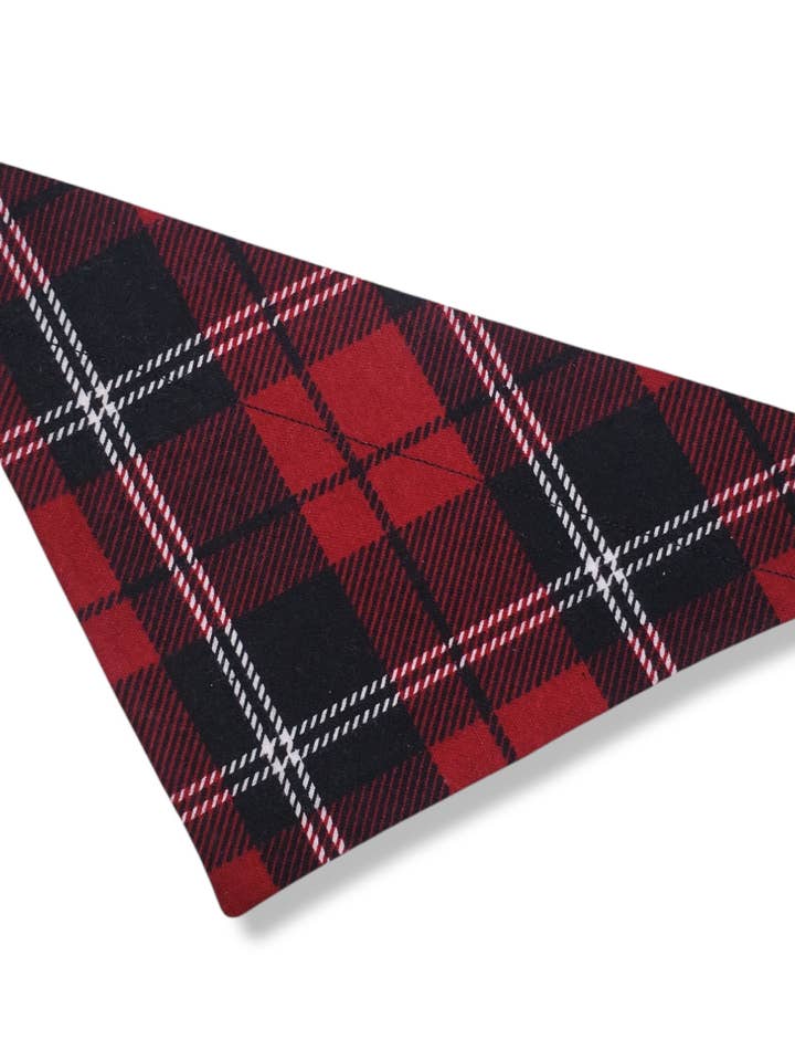 Bandana in flanella mammut rossa per la vendita all'ingrosso da parte di Pawtastic Attire