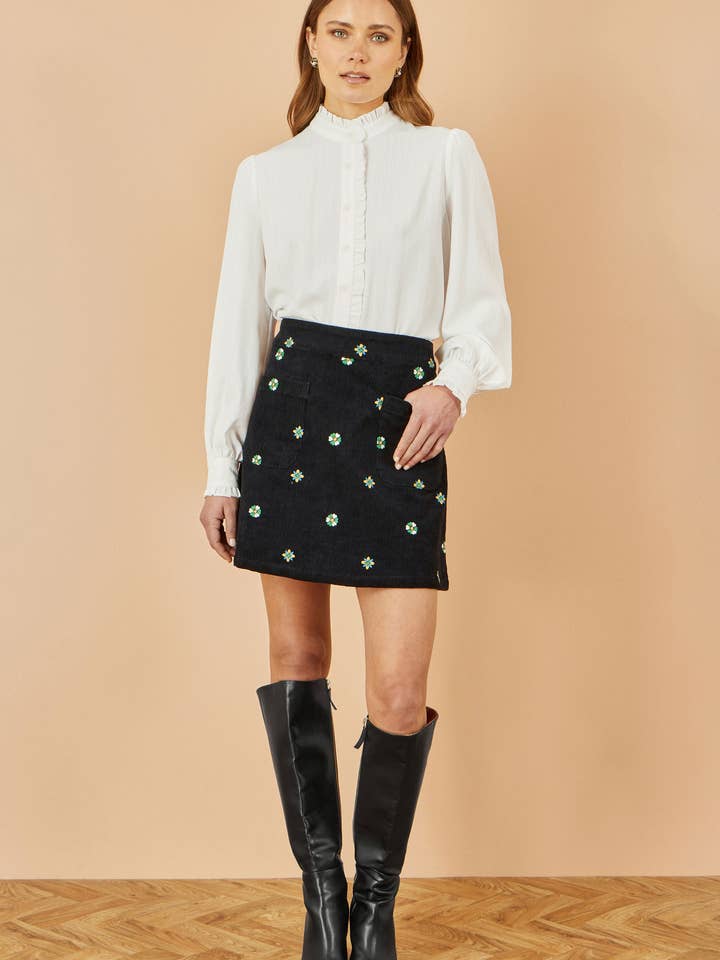 Mini Saia de Corda com Bordado de Flores Pretas Yumi por atacado de Yumi