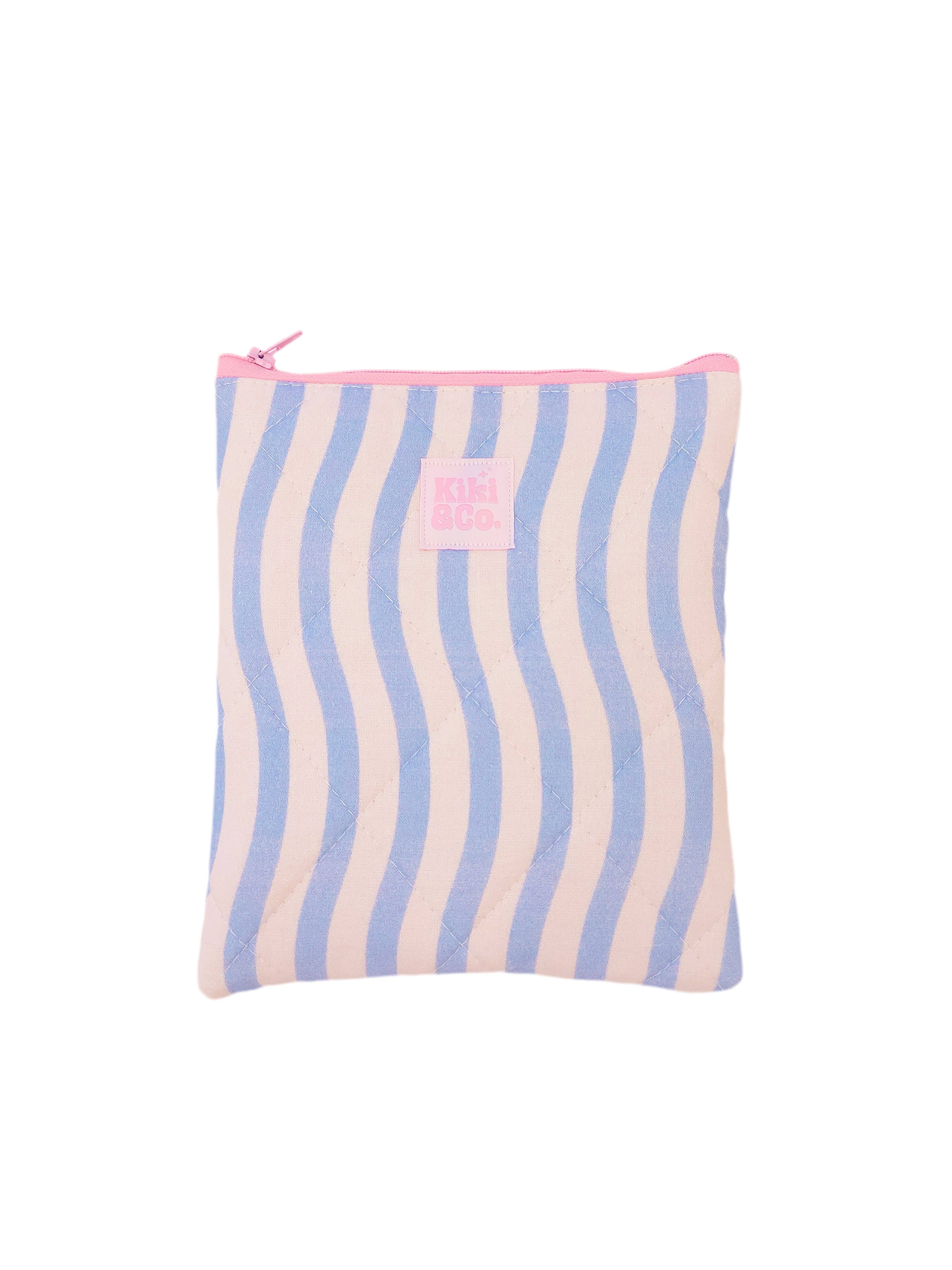 Kiki & Co. - Wholesale Pouch – Women’s - Quilted eReader Sleeve - Blue Wavy Stripes