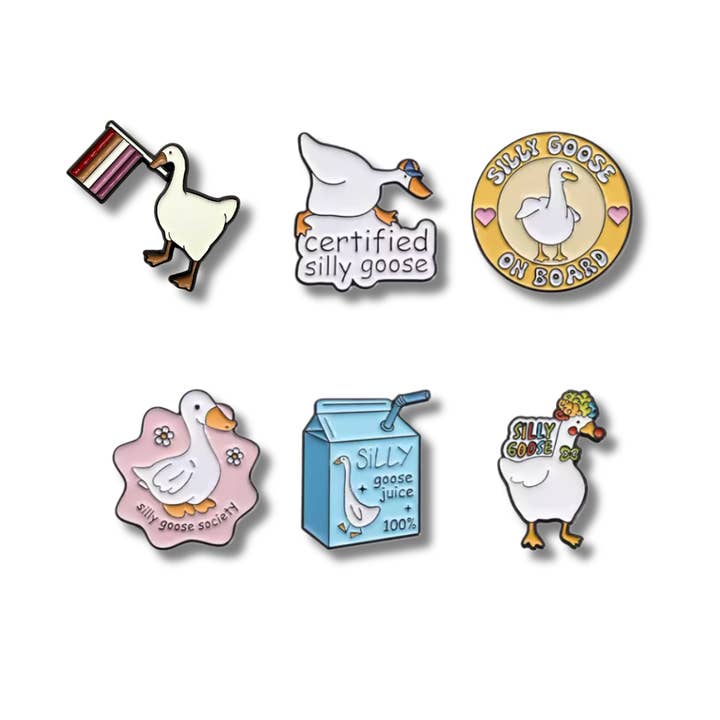 Épingles en émail Oie idiote | Amoureux des animaux | Mignon et unique pour la vente par Fusion Artsy