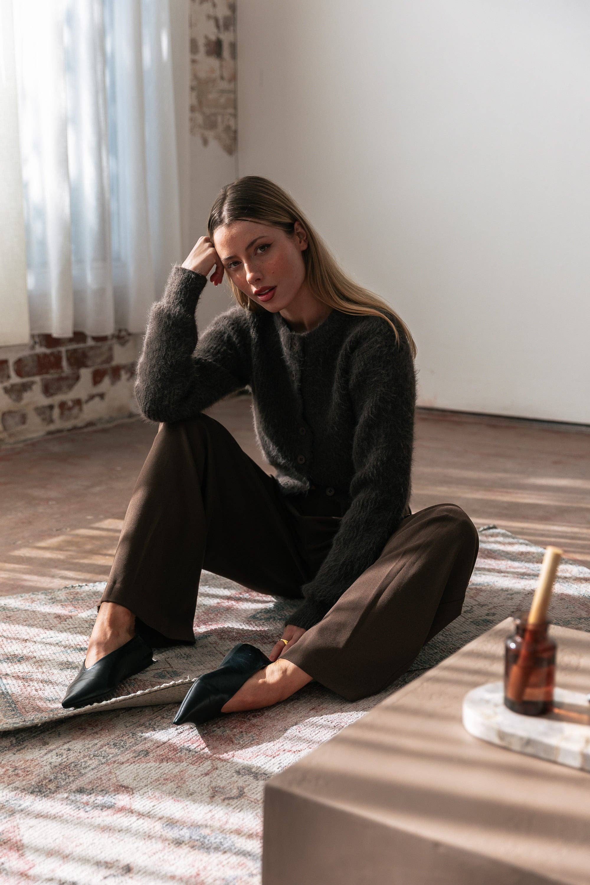 Brown Noor Flauschige Strickjacke - Braun für den Großhandel auf Faire4