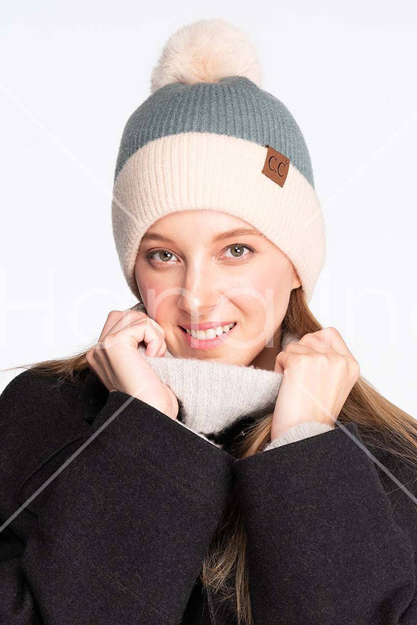 Hana – Engroshandel Beanie - Dame – C.C ensfarvet Pom Beanie med Beige manchet6