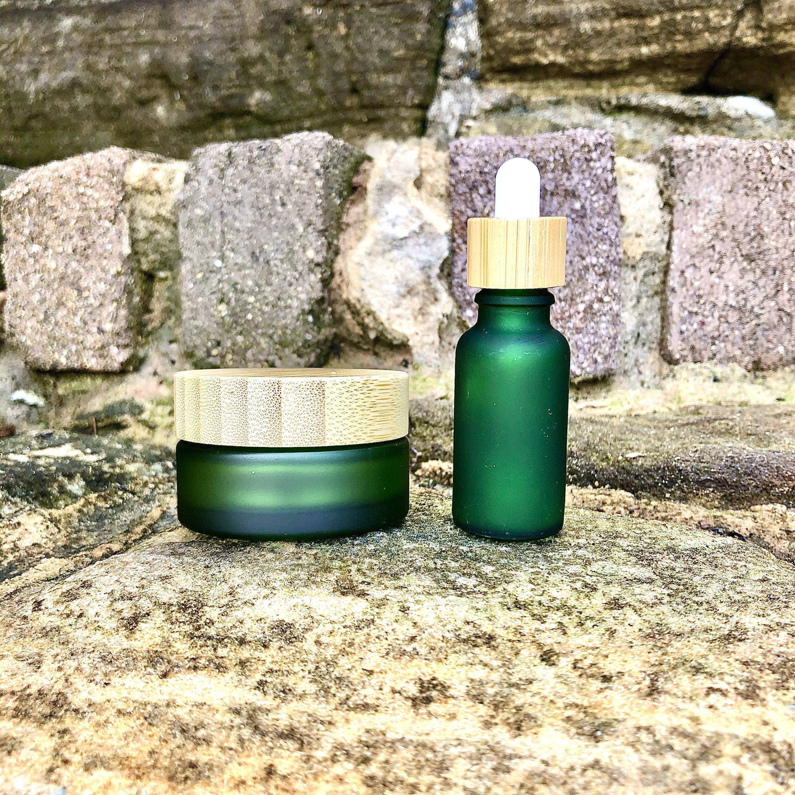 Us and The Earth - Wholesale Jar - Frosted Green Glass Cosmetic Jar & Dropper - Bamboo Lids - Set of 21
