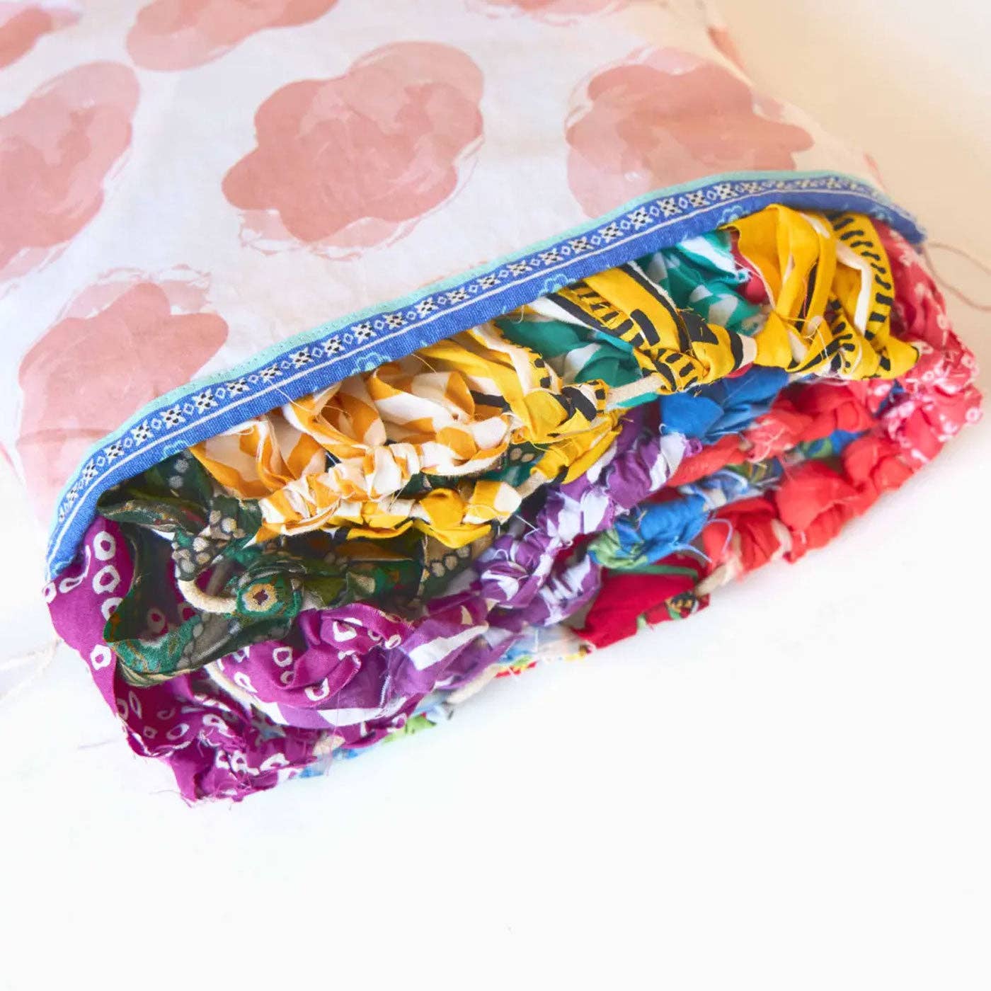 Zwende - Venta al por mayor Banderines/guirnaldas - Guirnalda de Flecos Arcoíris de Tela Reciclada4