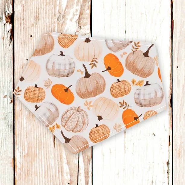 Bandana pour chien citrouilles crème automne/Halloween (à pression) pour la vente par BibbyBubby
