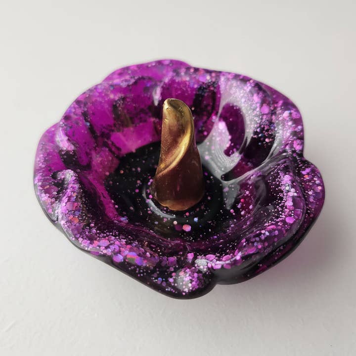 Porta Anelli a Fiore di Ibisco per la vendita all'ingrosso da parte di Blue Bourbon Designs