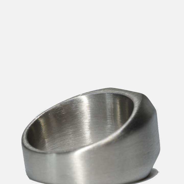 Curated Basics - Vente Chevalières - Bague incrustée en malachite1