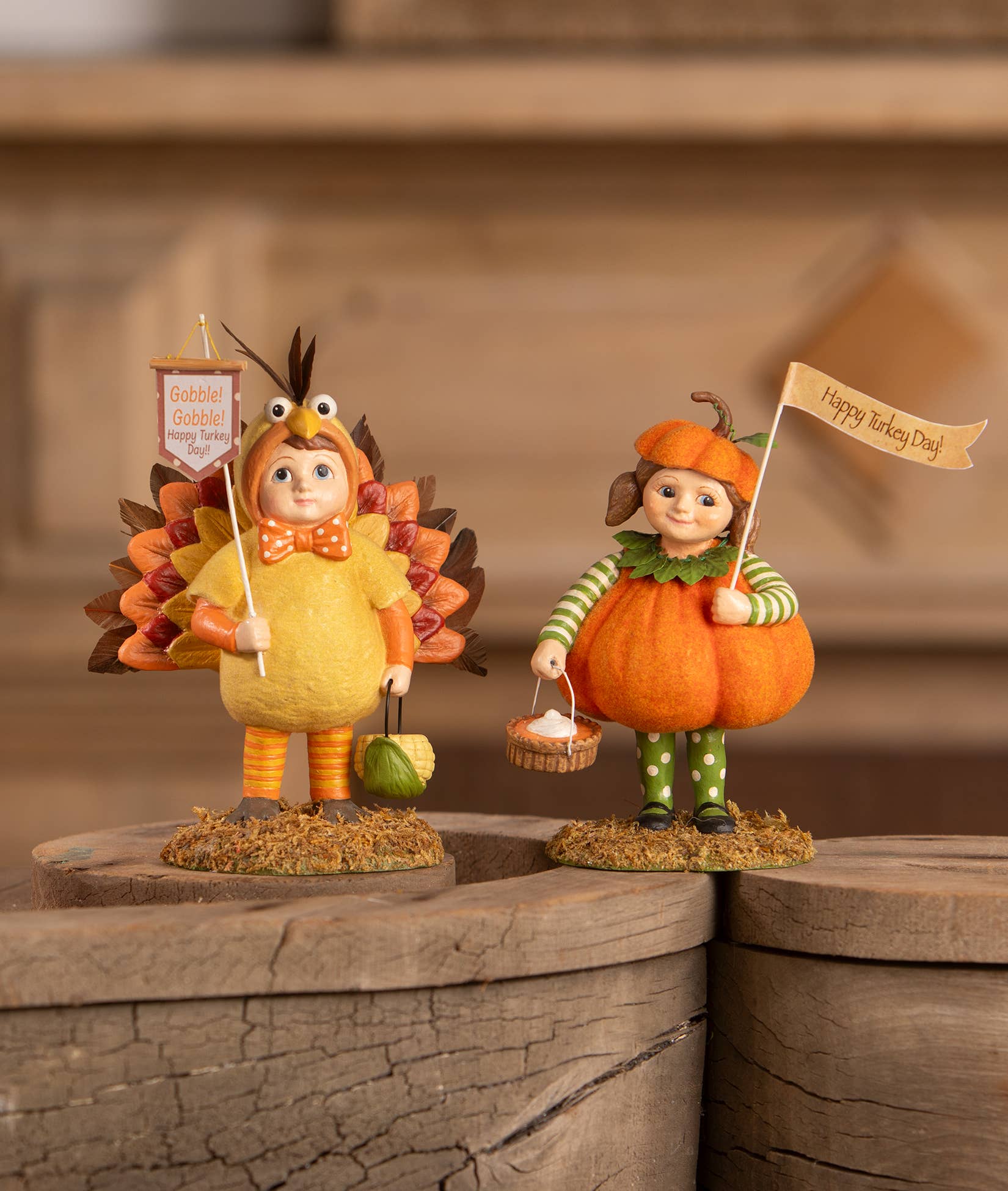 Bethany Lowe Designs - Wholesale Decorative Figurine - Petunia Pumpkin Pie3