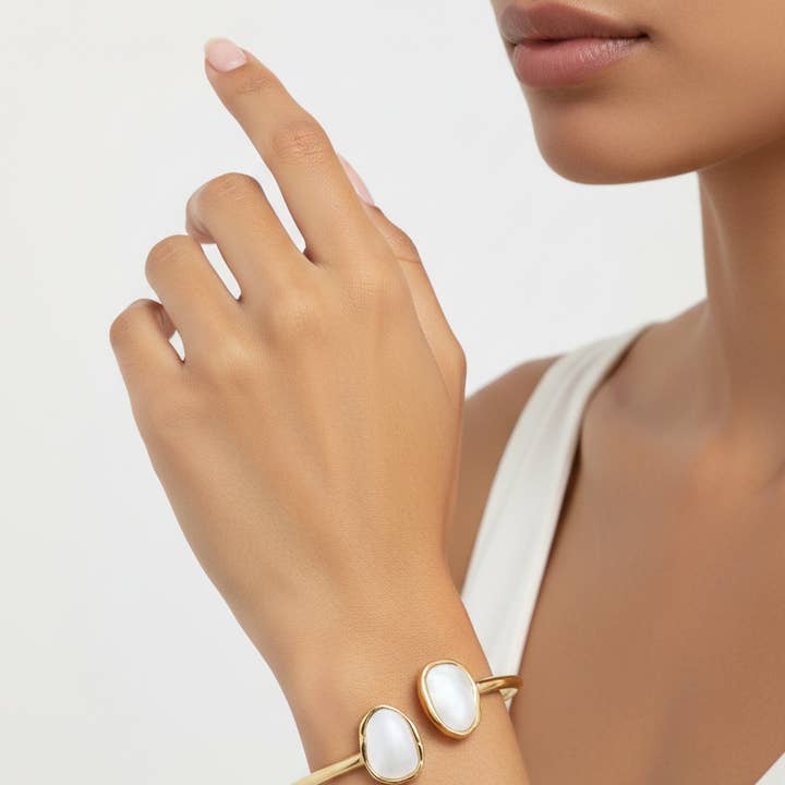 Bracciale rigido in acciaio inossidabile con madreperla - BR110385 per la vendita all'ingrosso da parte di Kapyco