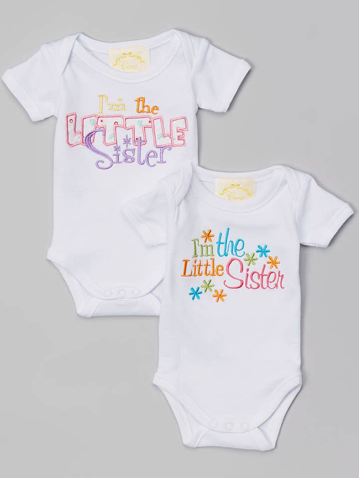 Ensemble de body blanc « Je suis la petite sœur » - Bébé pour la vente par Jolene Canada