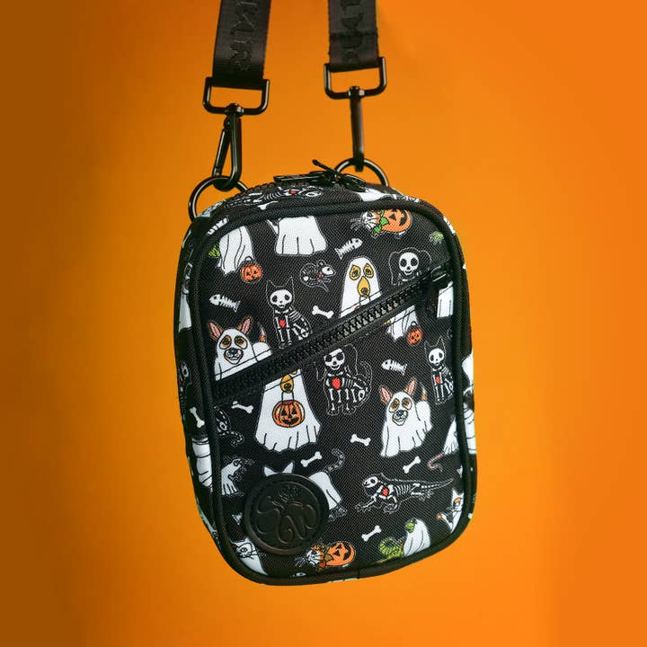 Sac à bandoulière Trick-Or-Treat Snapshot 2.0 pour la vente par Sipsey Wilder