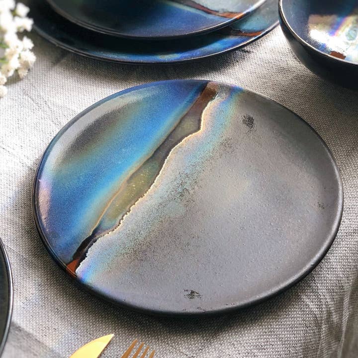 Los Artisans - Vendita all'ingrosso Piatto - Piatto da cena nero con sfumature blu e striscia dorata metallica12