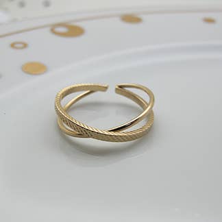 The adjustable ring with two crossed rings for wholesale by Luna Cox