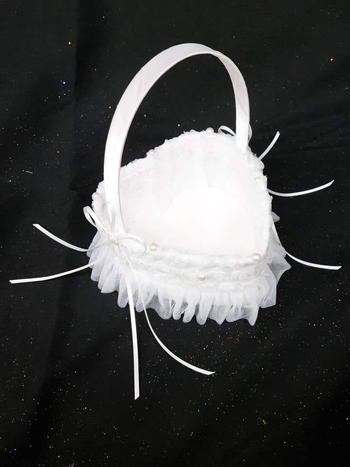 Heart shaped wedding flower girl basket with handle WB2006 for wholesale by Chicas