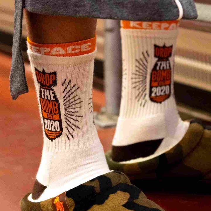 Drop the Bomb - Medellånga bomullsstrumpor från Keepacewear för wholesale av Keepacewear. srl