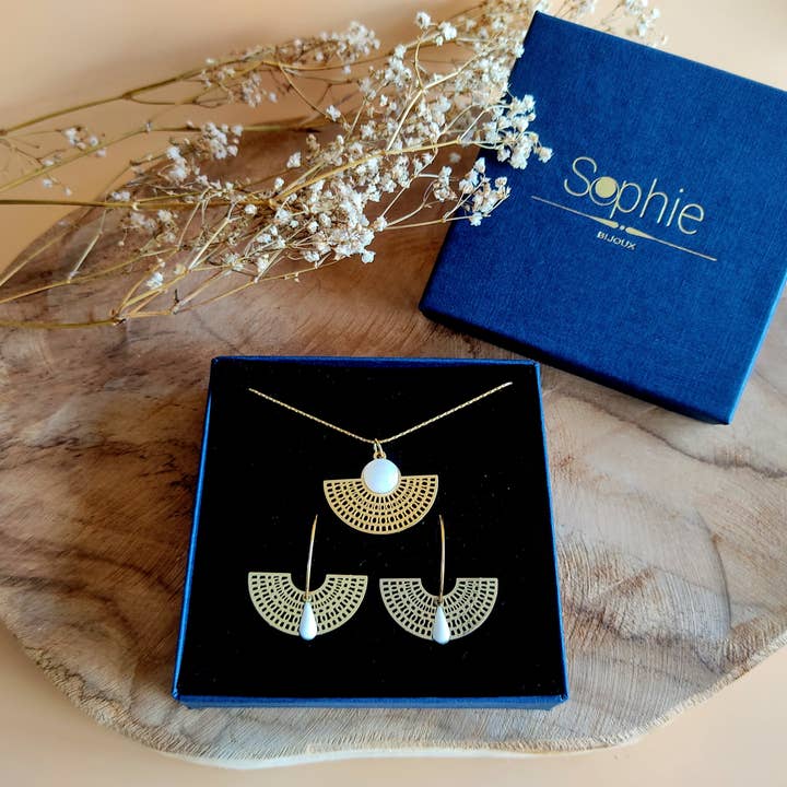 Sophie Bijoux - Wholesale Jewelry Set - La Rêveuse white creole set and half moon necklace