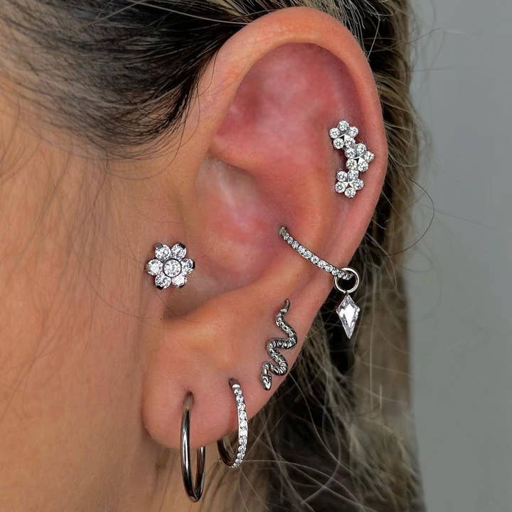 Schmuckgroßhandel - Wholesale Single Earring - Bloomy Piercing | Titan