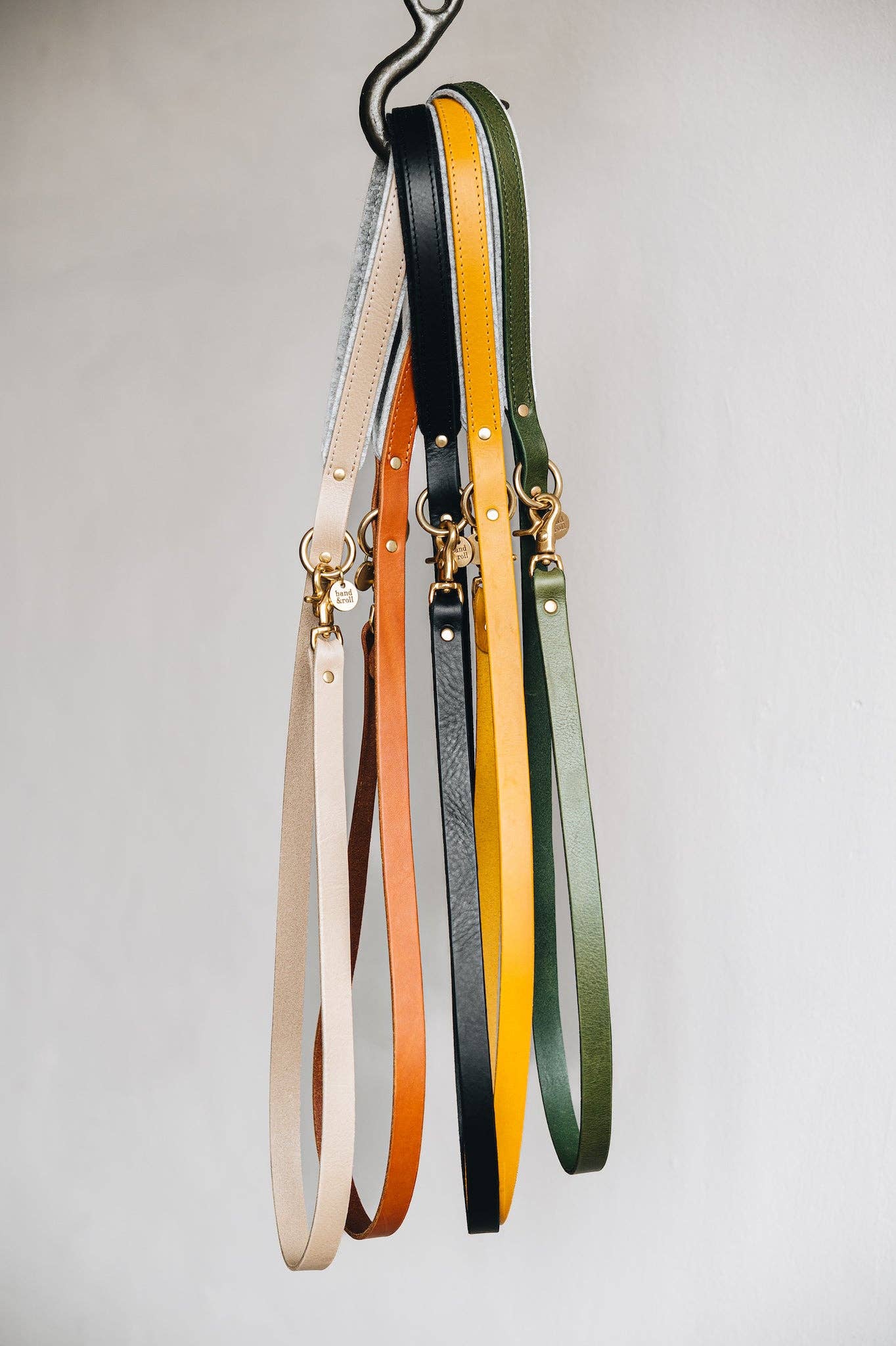 BAND&ROLL - Wholesale Pet Leash - Dog - LIGHTWEIGHT SHORT LEATHER LEASH. HITCH air10