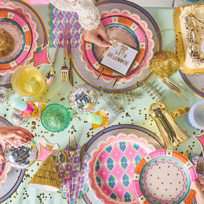 Packed Party - Wholesale Dinner Plate - Welcome To The Circus Dinner Plate Set8