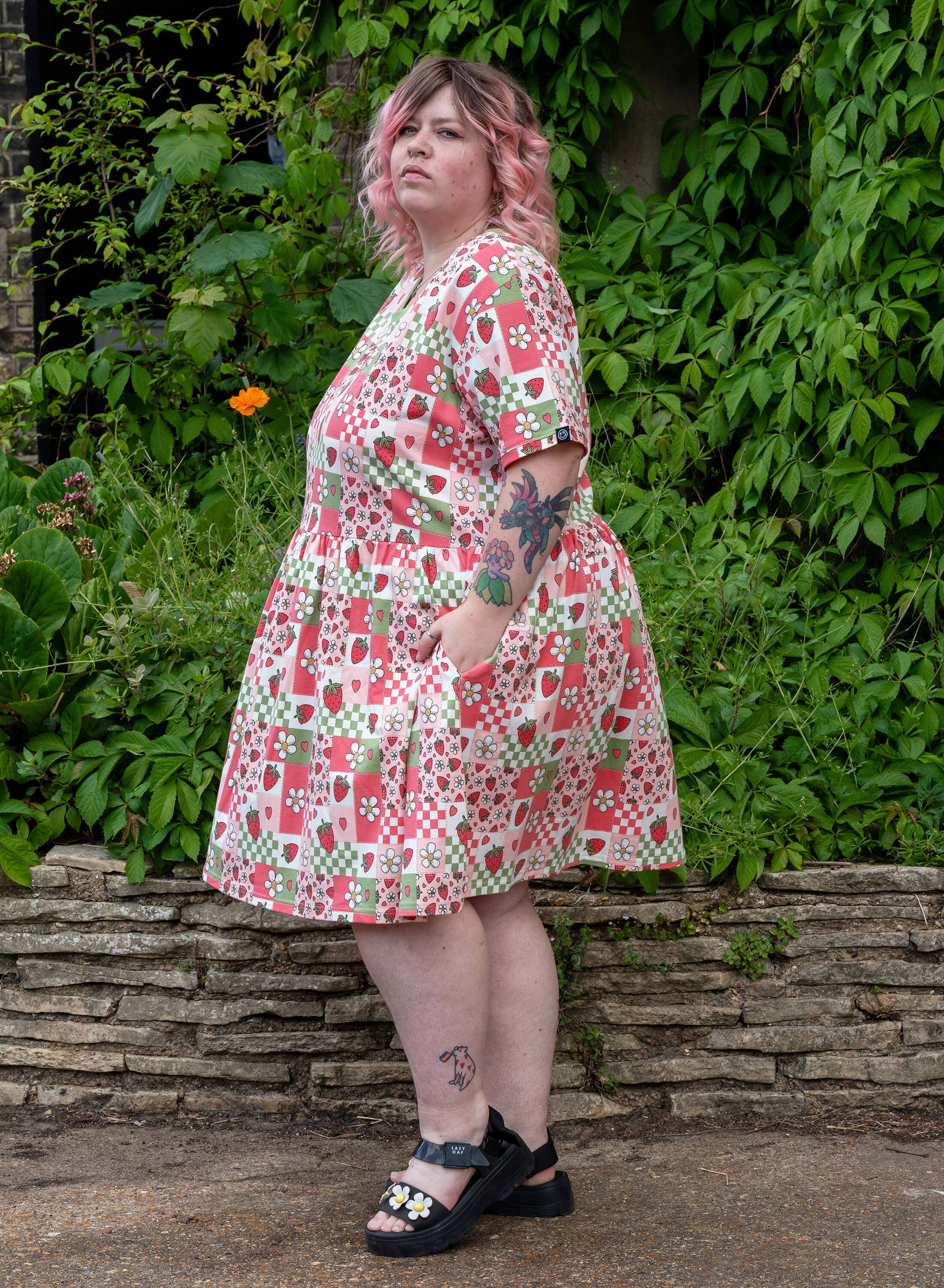 Rebel Romance – wholesale Dress – Women's – Rebel Romance Strawberry Picnic Stretch Smock Dress7