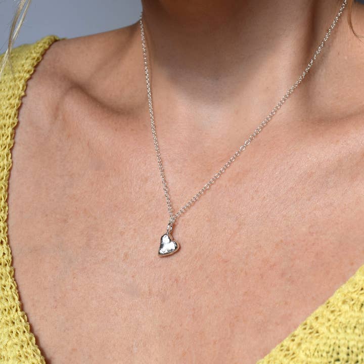 MUKA studio - Wholesale Pendant/Charm Necklace - 'Oh Love' Heart Necklace1