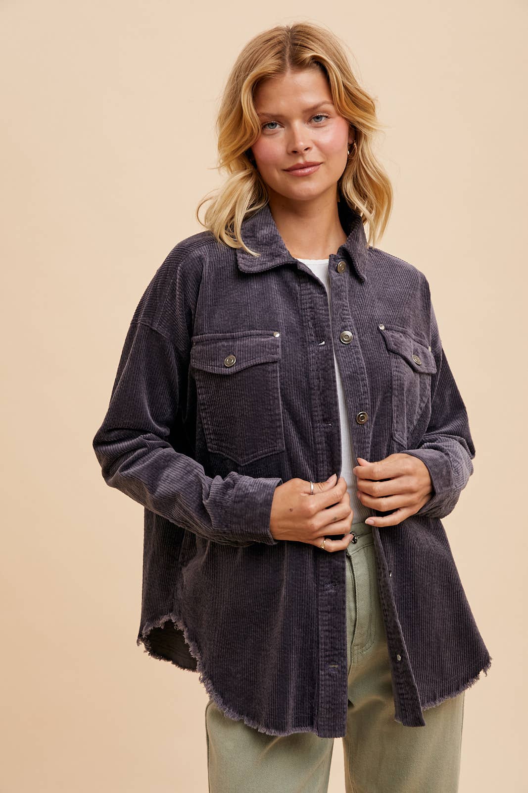 SCHIEFERKOHLE CORDJACKE AUS ROHEN CORD für den Großhandel auf Faire1