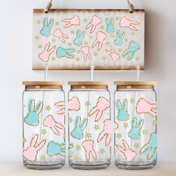 Coniglietti blu e rosa con contorno in finto glitter dorato | Adesivo UVDTF per la vendita all'ingrosso da parte di Hey There Crafty