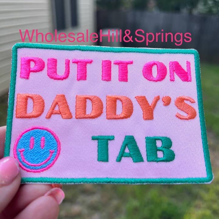 Setz es auf Daddys Rechnung - grün für den Großhandel von Hill & Springs