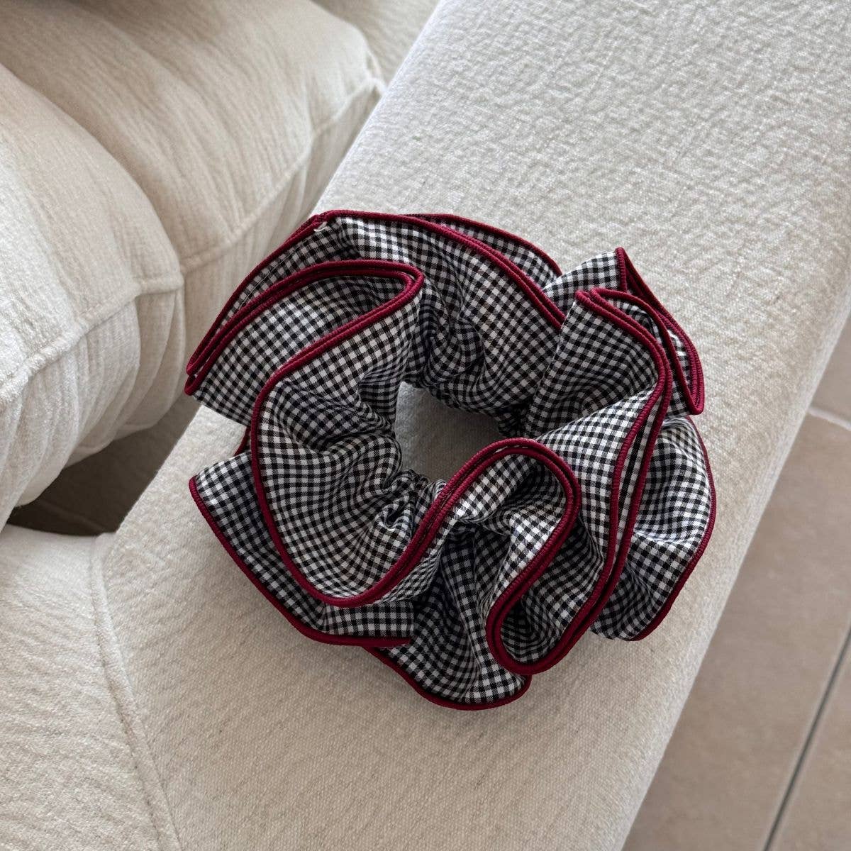 Dipped Shop – wholesale Scrunchie - Dam – Prickig Gingham Volang Hårsnodd DP25F9761