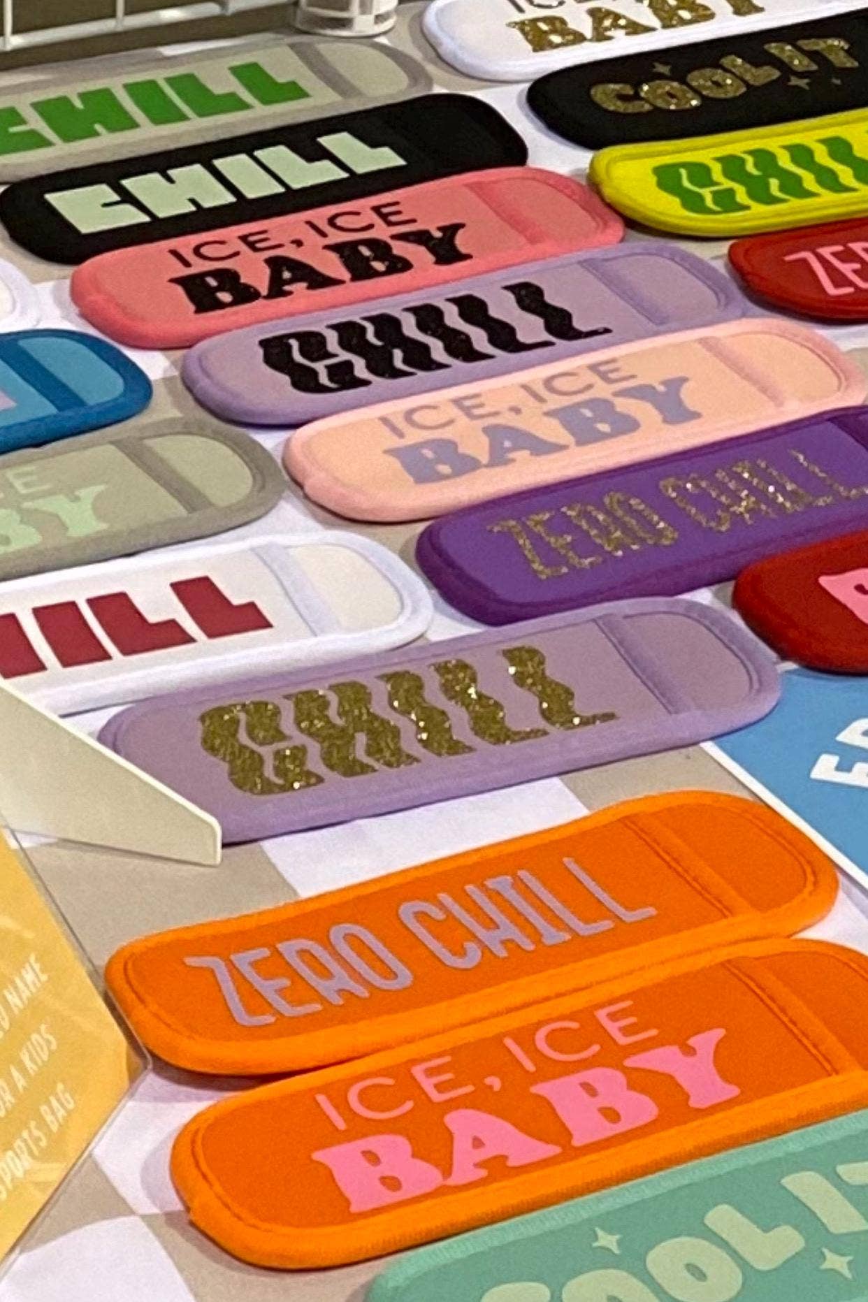 roo & crew design co - Vente Ustensile/gadget de cuisine - Porte-glace à l'eau en néoprène (couleur aléatoire)1