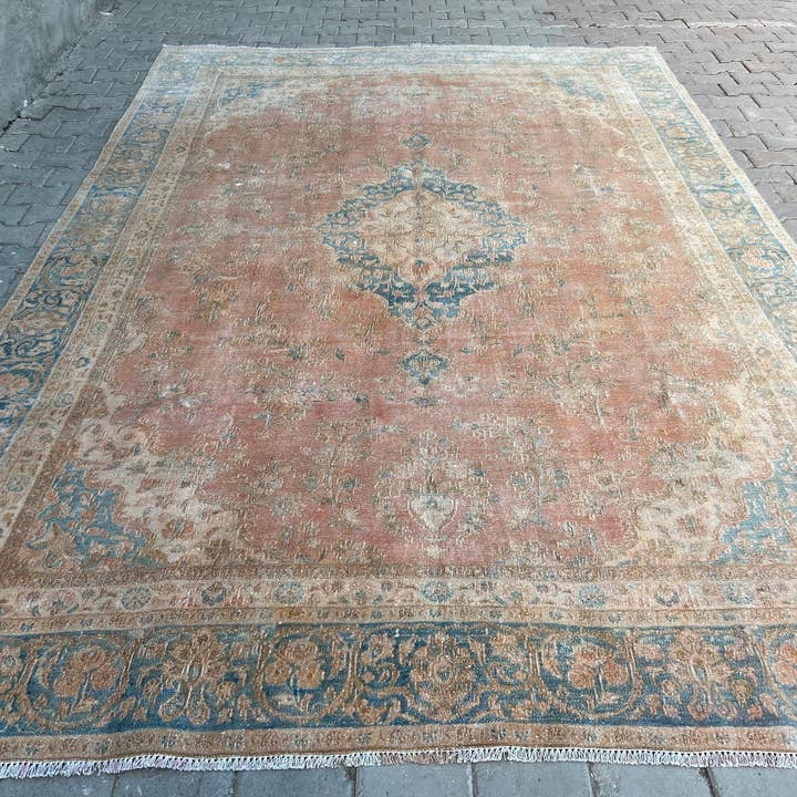 8x12 feet Vintage Turkish Area Rug for Bedroom and Livingroom for wholesale by MesopotamiaRugs