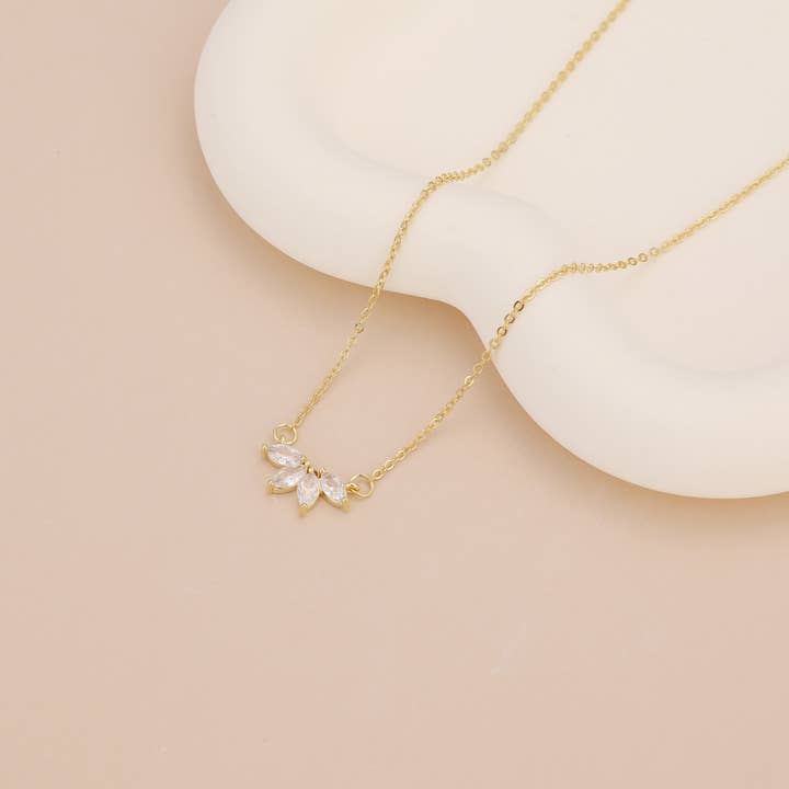 Melange Blanc - Wholesale Pendant/Charm Necklace - N024 marquise necklace, flower necklace, pendant necklace3
