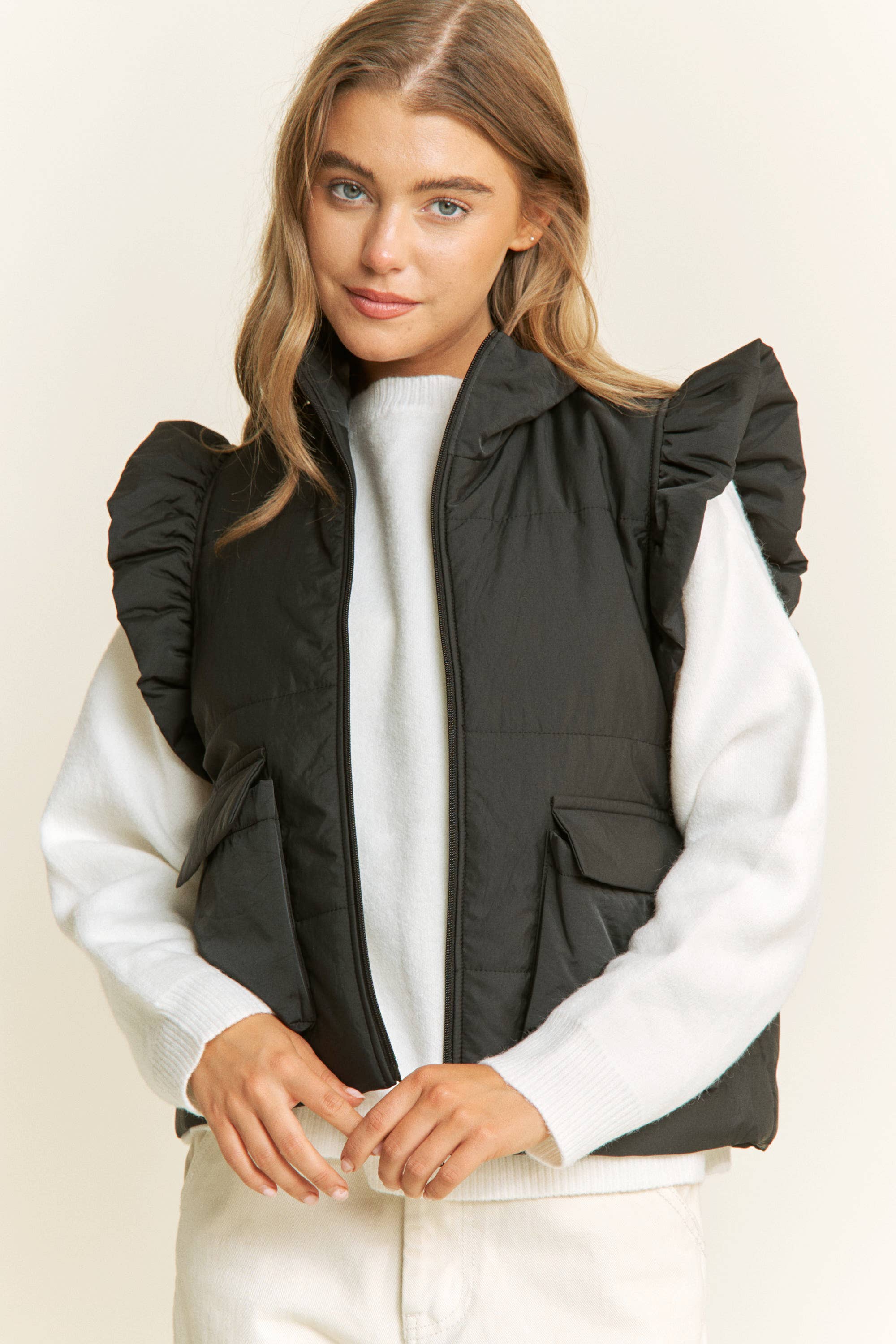 Sweet Generis - Vente Veste sans manches – femme - Veste matelassée zippée Everyday avec détails volantés aux emmanchures19