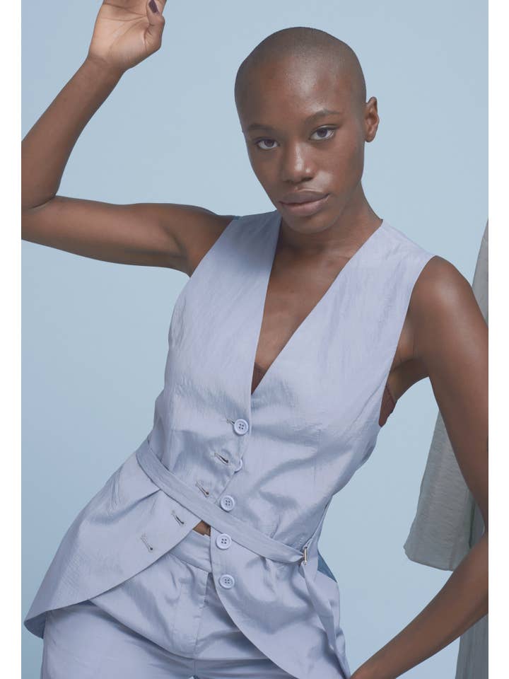 SUNDAY LIFE - Wholesale Outerwear Vest - Women's - ALICE—WAISTCOAT WITH SPLIT FABRICS ON THE BACK2