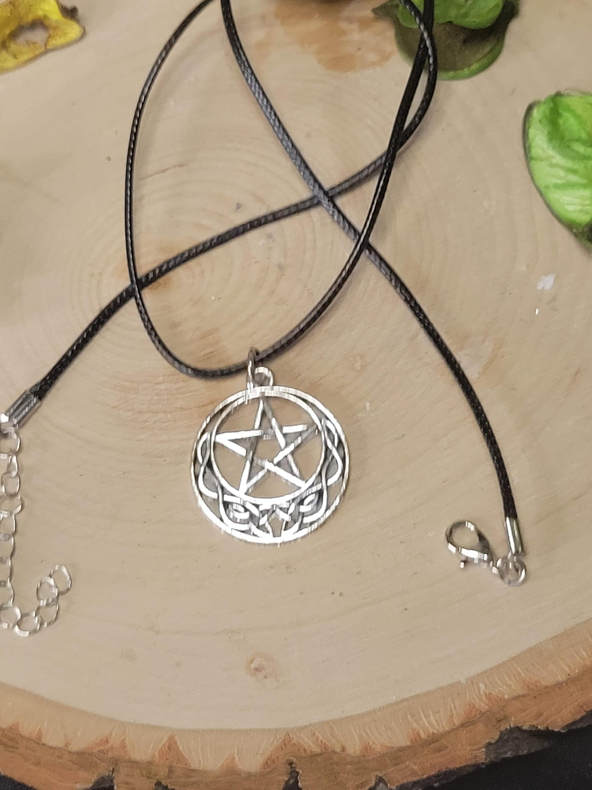 My Magic Place Shop - Vente Colliers à pendentif - Collier Pentagramme Nœud de Sorcière, Collier Talisman de Protection, Collier de Sorcière, Collier de Protection Pentagramme1