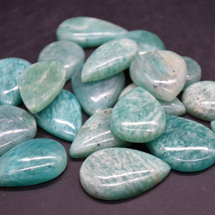 Naturliga amazonit tårformade ädelstenscabochoner för wholesale av Oriental Direct Craft Supplies