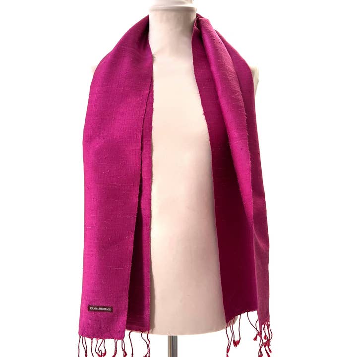 Krama Heritage - Wholesale Scarf - Women's - The Textured Fuchsia Krama in its palm leaf case - Woman1