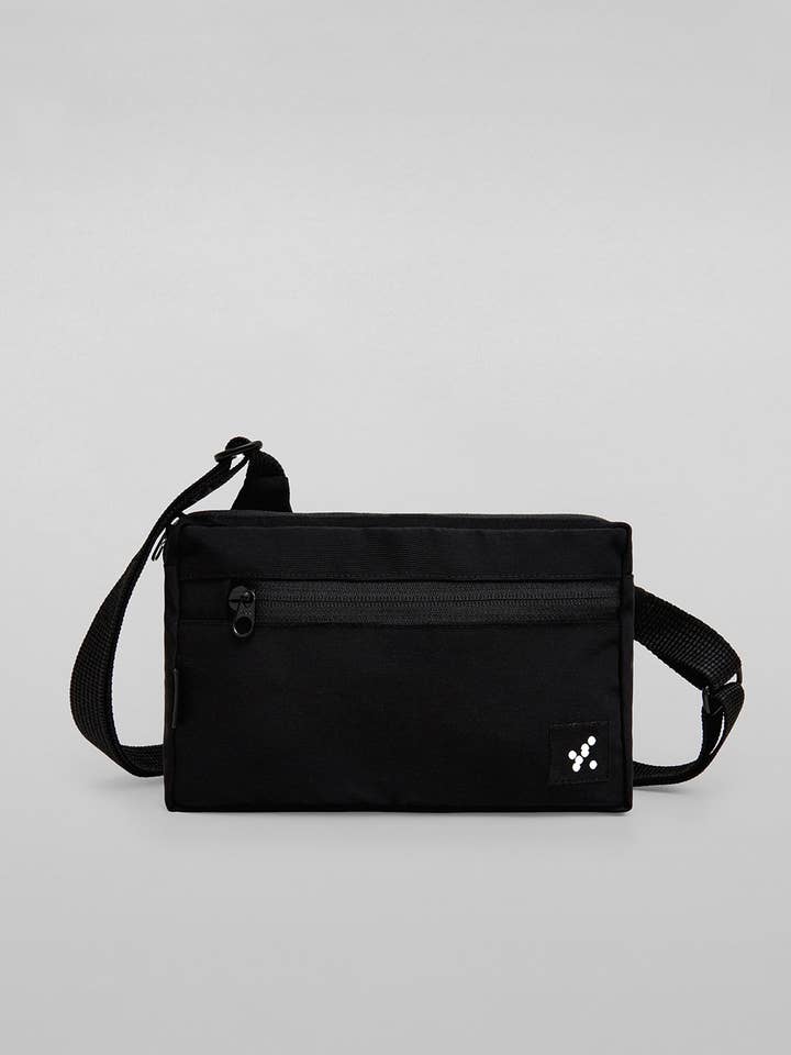 Saco tiracolo reciclado (preto) — Plástico marinho reciclado por atacado de wetheknot