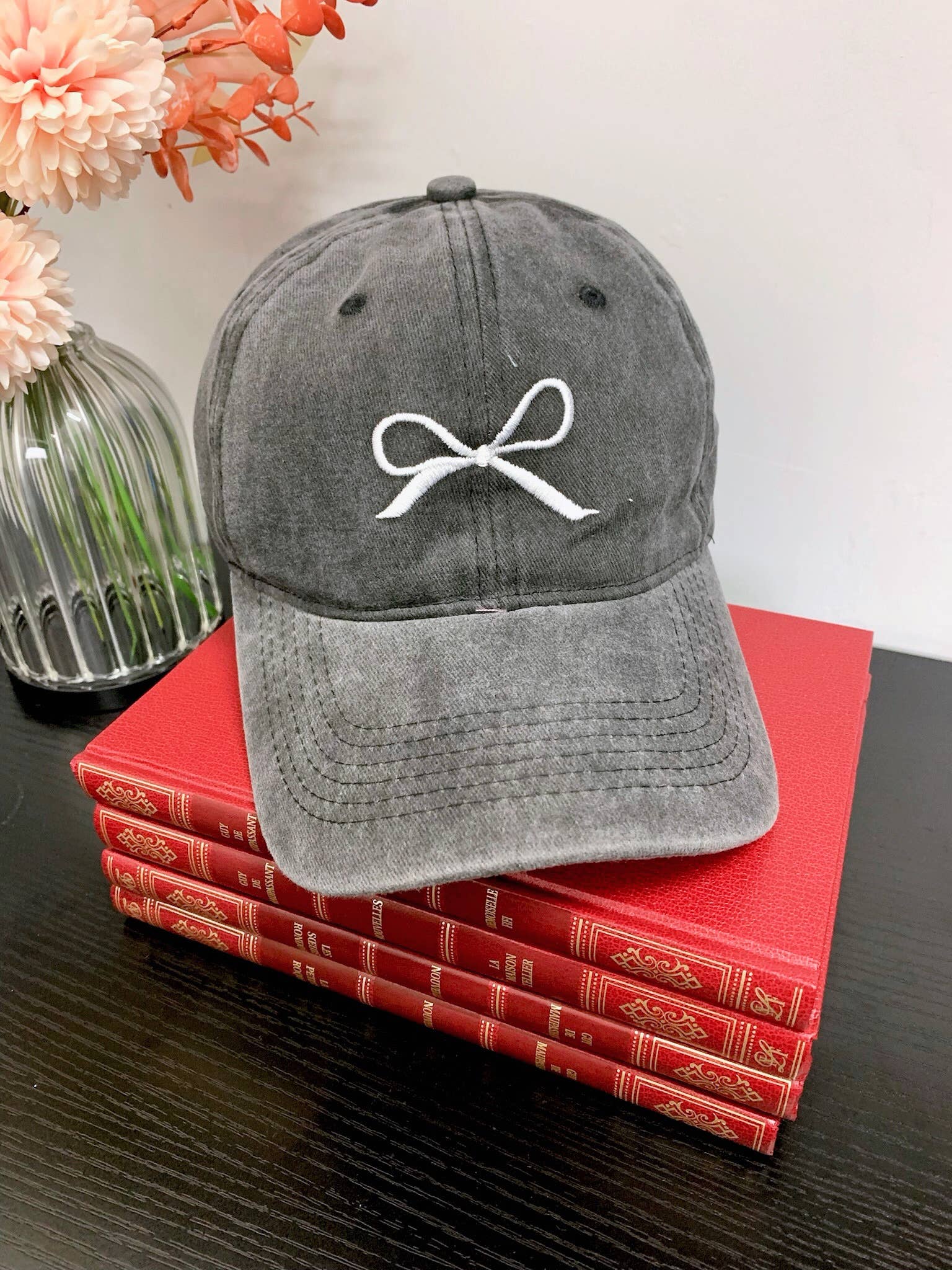BYREN | ÉLINE L'ATELIER - Vente Casquette de baseball – femme - Casquette denim avec nœud brodé MJ060