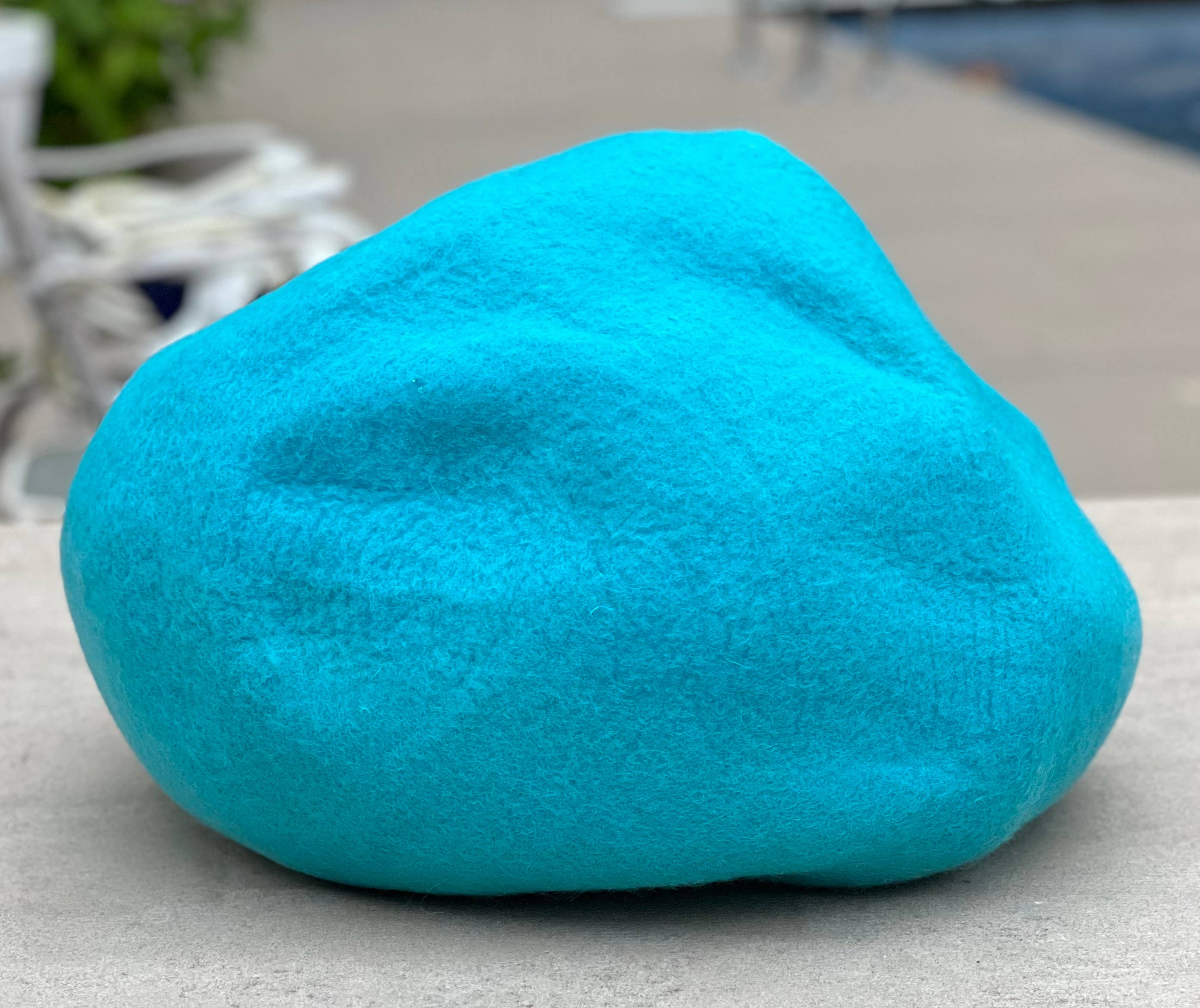 Lungta Imports - Wholesale Pet Cave - Cat/Dog - Hand Made Felt Wool Cat Cave / Cat Bed / Warm Cat House (Cop17