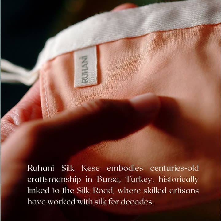 Ruhani - Wholesale Exfoliating Gloves/Mitts - Silk Face Exfoliator - Ancient Turkish Kese3