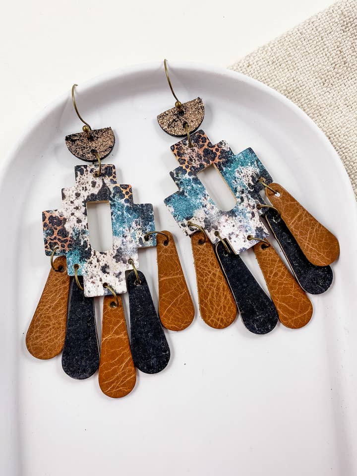Boho Western Chandeliers | brincos em leopardo em vaca por atacado de Anabelle+Oak