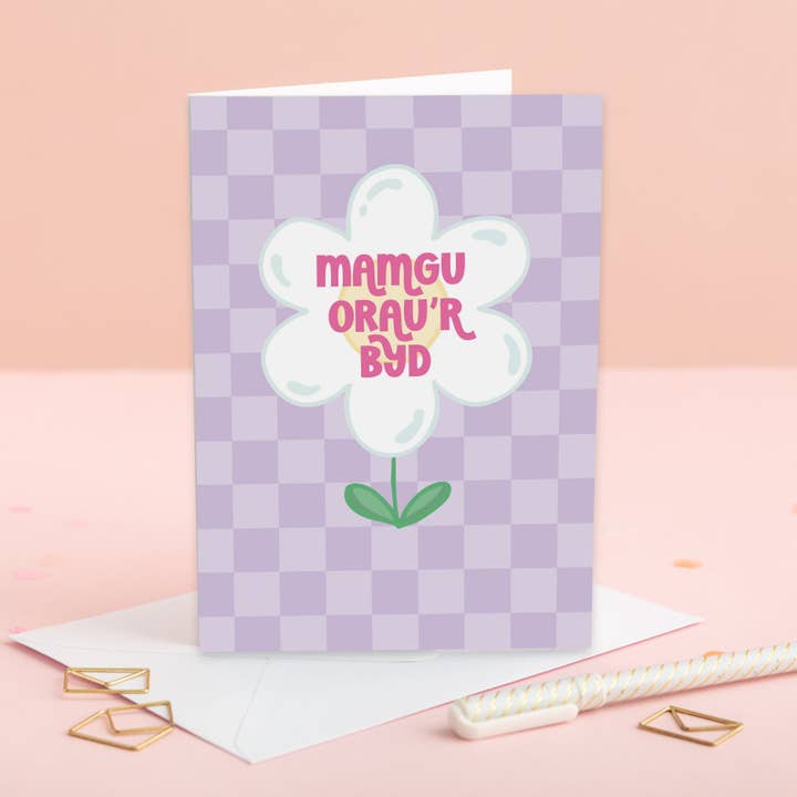 Welsh Mother's Day Card 'Mamgu orau'r byd' flower for wholesale by Draenog