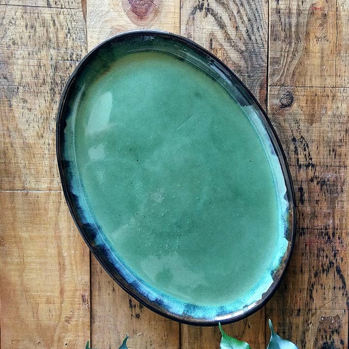 Senorita O oval tray for wholesale by Almudena Martín del Valle