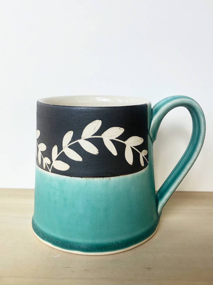 Mug Floral Vine Turquoise pour la vente par Jessica Wertz Ceramics