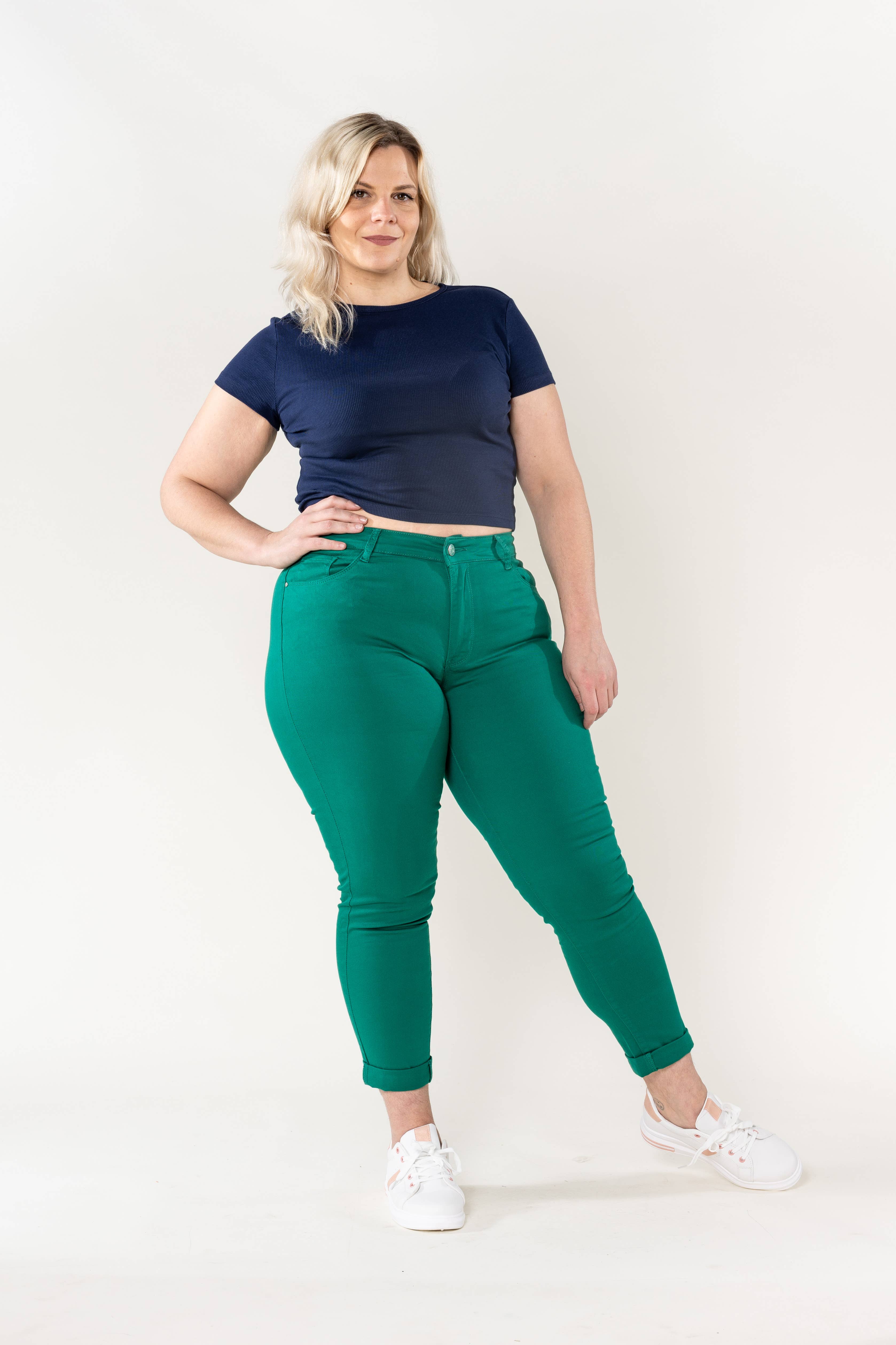 Nina Carter – Calças - Mulher por atacado – Tamanho Plus Curve Plus Tamanho Voltar ao Pescoço P19913