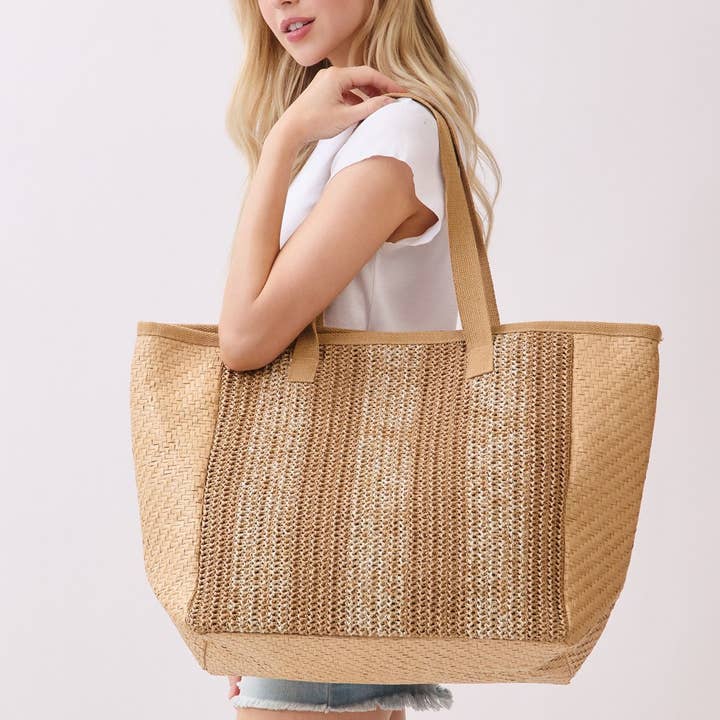 Grande borsa tote intrecciata in paglia naturale per la vendita all'ingrosso da parte di Collections by Fame Accessories
