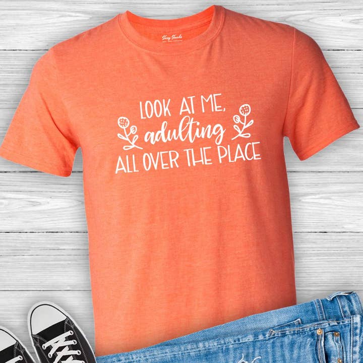 Suzy Swede – wholesale T-shirts med screentryck – Dam – Look at Me Adult Over-T-shirt | Snarky Funny
