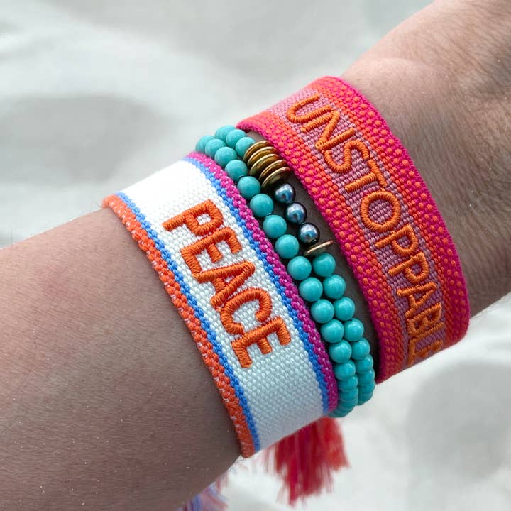 Pulsera llamativa UNSTOPPABLE tejida y bordada para venta al por mayor de Parsley & Pepper